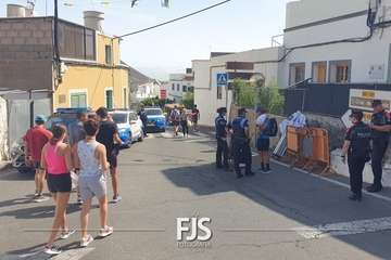 Unas 5.000 personas se remojan en la primera Traída del Agua tras la pandemia/Francisco Javier Santana y TA.